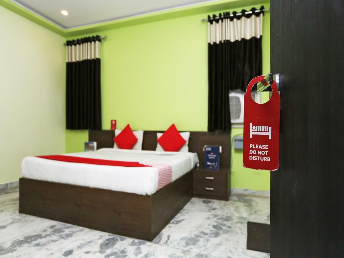 Oyo 27686 Hotel Chandra Garden Govardhan Екстериор снимка